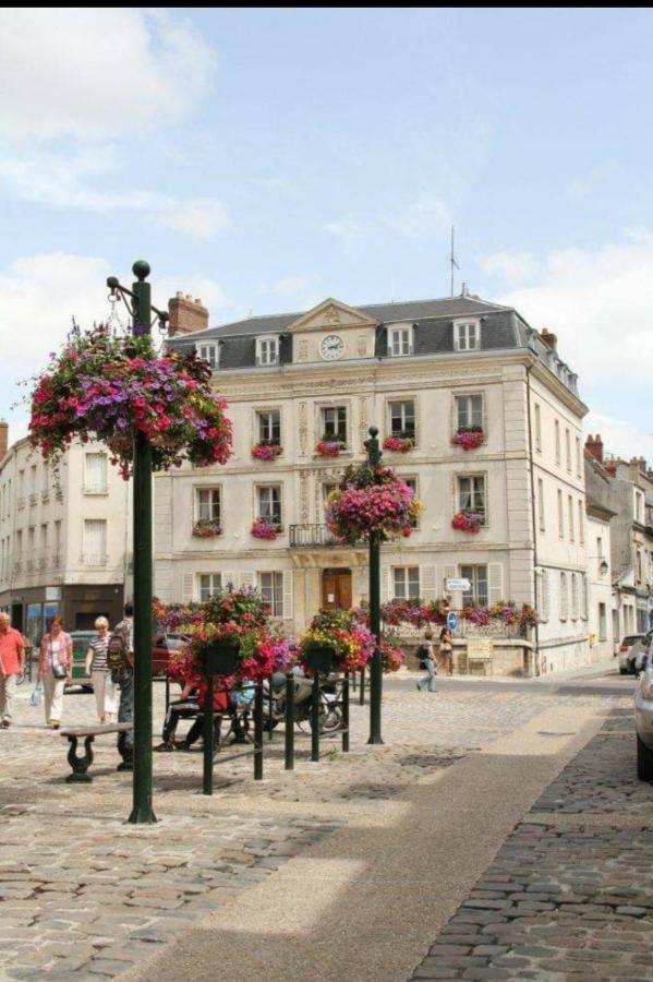 Détente provinoise Provins Esterno foto